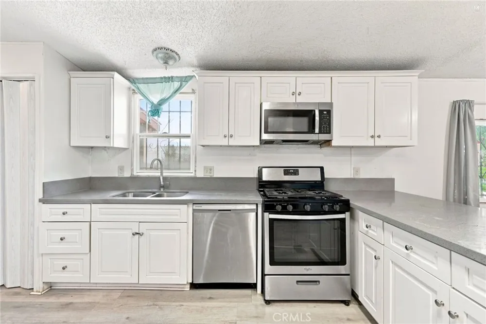 7124 7th Street Phelan, CA 92371