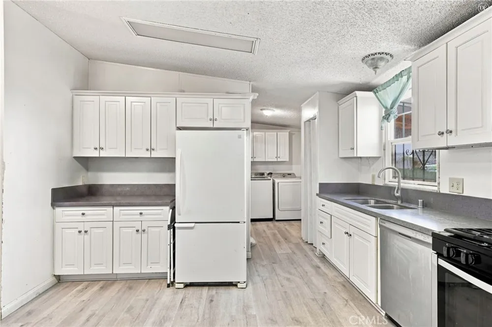 7124 7th Street Phelan, CA 92371