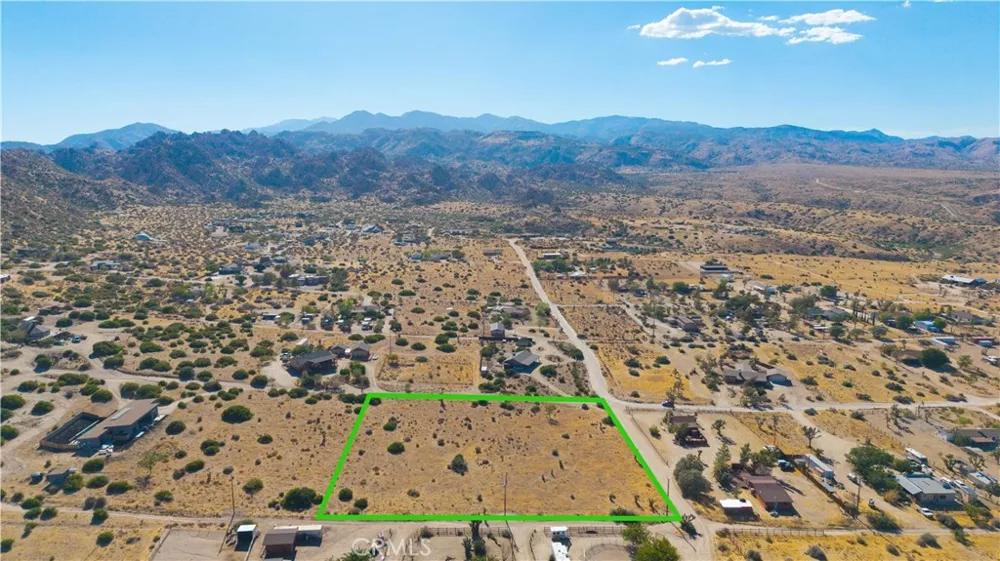 5525 Minna Gombell Lane Pioneertown, CA 92268