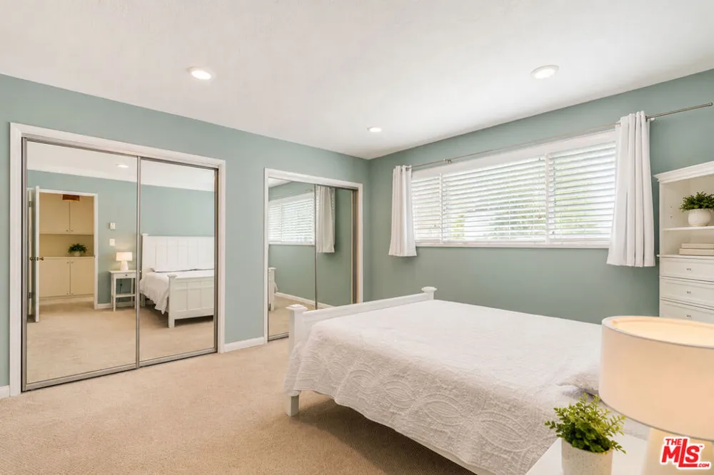 404 San Vicente Boulevard #204 Santa Monica, CA 90402