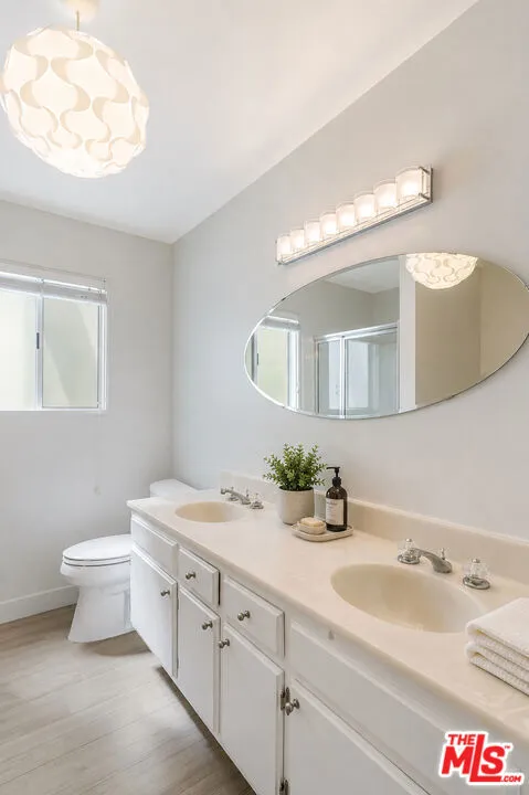 404 San Vicente Boulevard #204 Santa Monica, CA 90402
