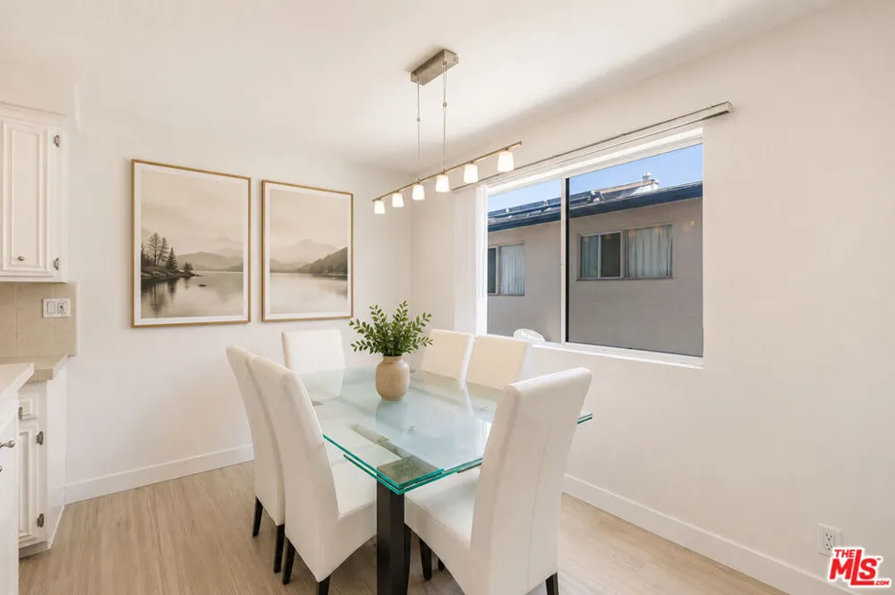 404 San Vicente Boulevard #204 Santa Monica, CA 90402