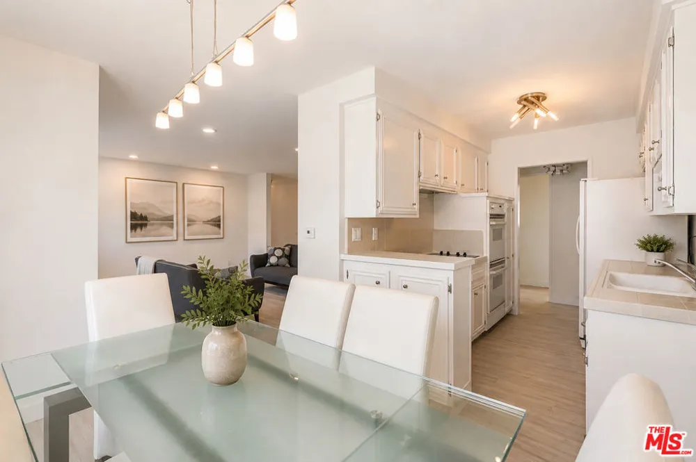 404 San Vicente Boulevard #204 Santa Monica, CA 90402