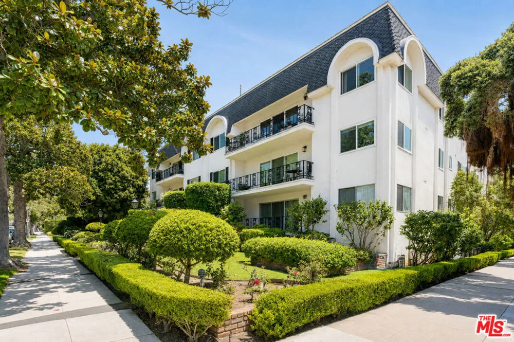 404 San Vicente Boulevard #204 Santa Monica, CA 90402