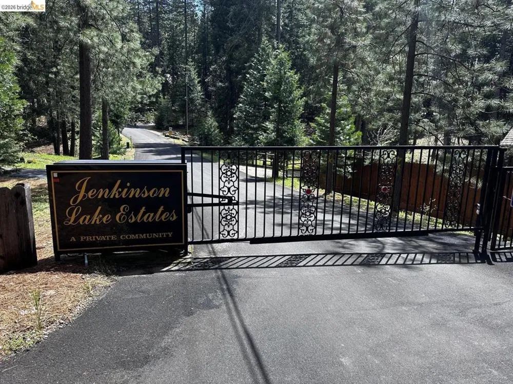 4589 Jenkinson CIR Pollock Pines, CA 95726