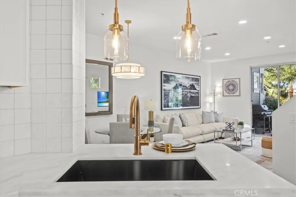 81 Coronado Cay Aliso Viejo, CA 92656