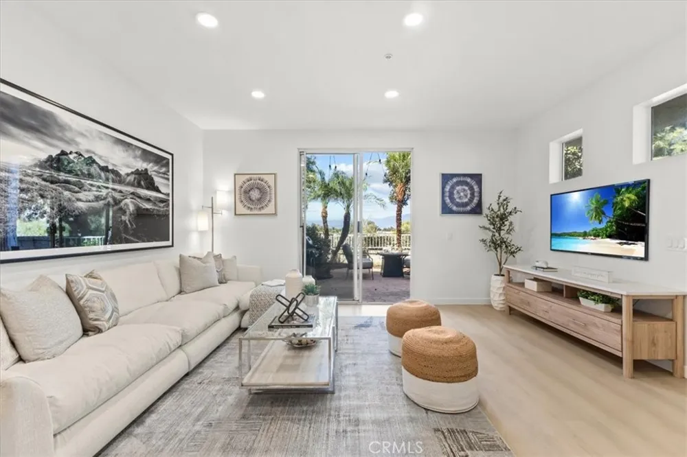 81 Coronado Cay Aliso Viejo, CA 92656