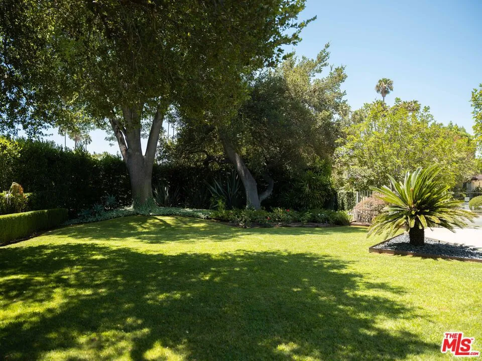 880 Canterbury Road San Marino, CA 91108