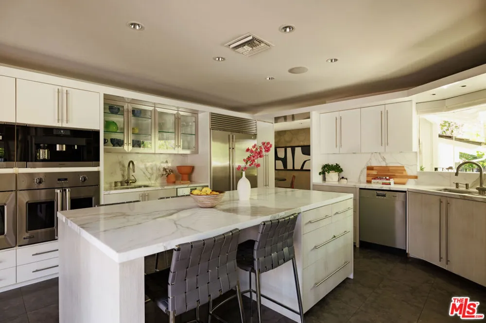 880 Canterbury Road San Marino, CA 91108