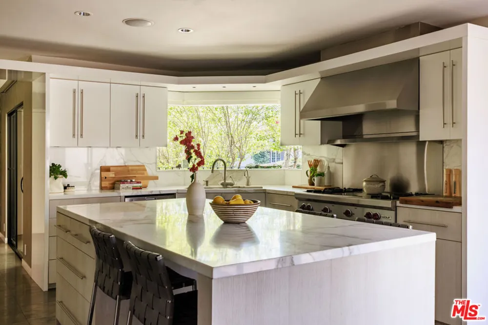880 Canterbury Road San Marino, CA 91108