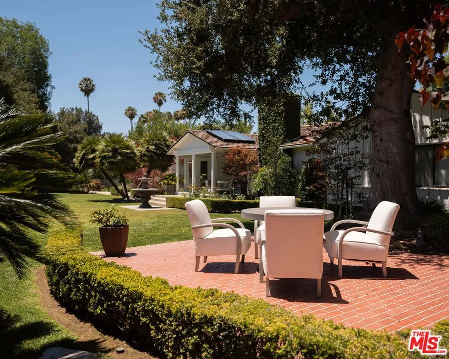 880 Canterbury Road San Marino, CA 91108