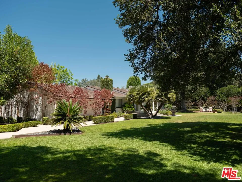 880 Canterbury Road San Marino, CA 91108