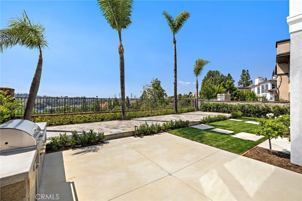 22661 Sweetmeadow Mission Viejo, CA 92692