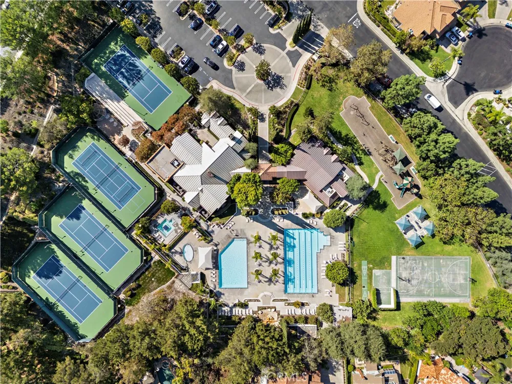 22661 Sweetmeadow Mission Viejo, CA 92692