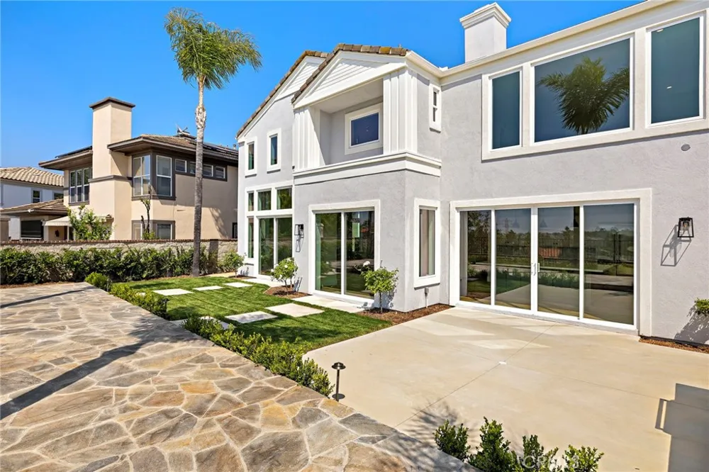 22661 Sweetmeadow Mission Viejo, CA 92692