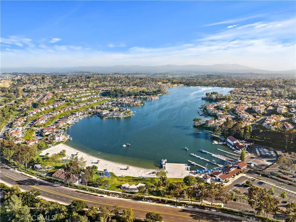 22661 Sweetmeadow Mission Viejo, CA 92692