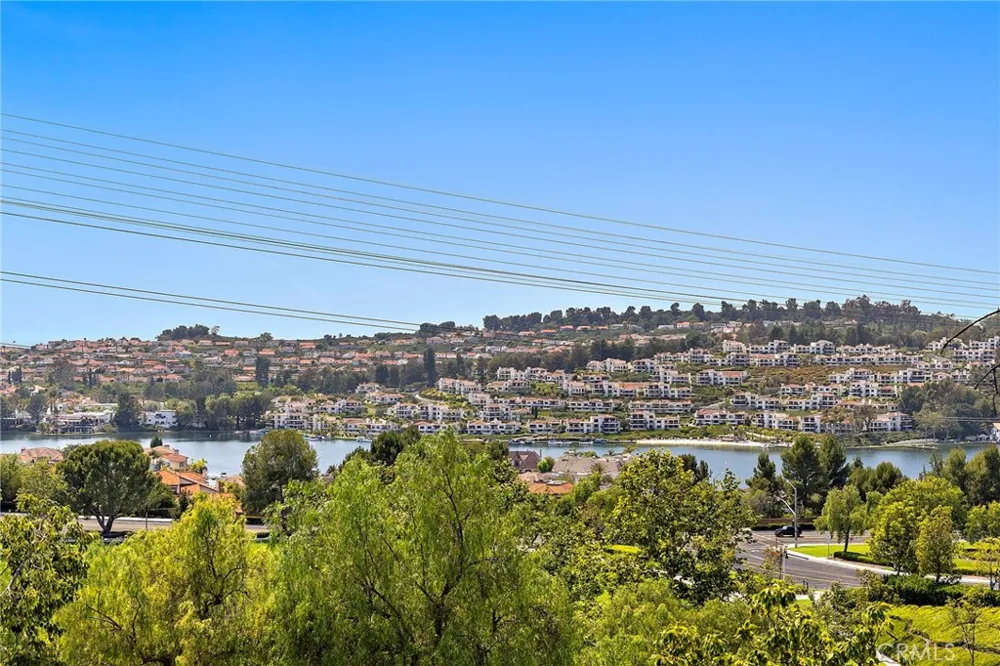 22661 Sweetmeadow Mission Viejo, CA 92692