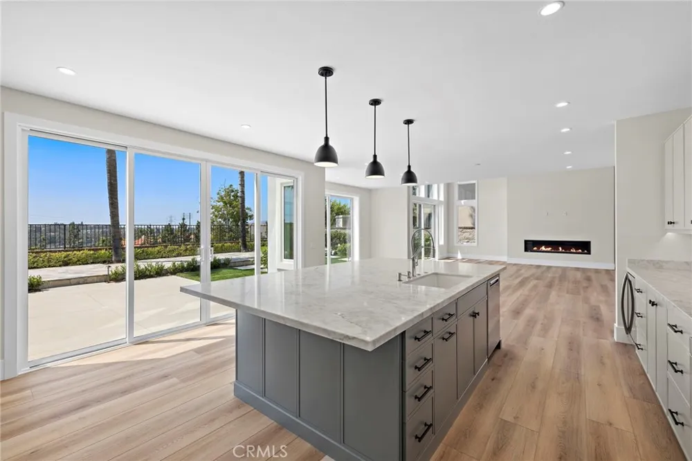 22661 Sweetmeadow Mission Viejo, CA 92692