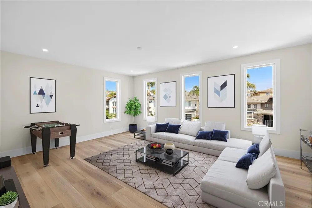 22661 Sweetmeadow Mission Viejo, CA 92692