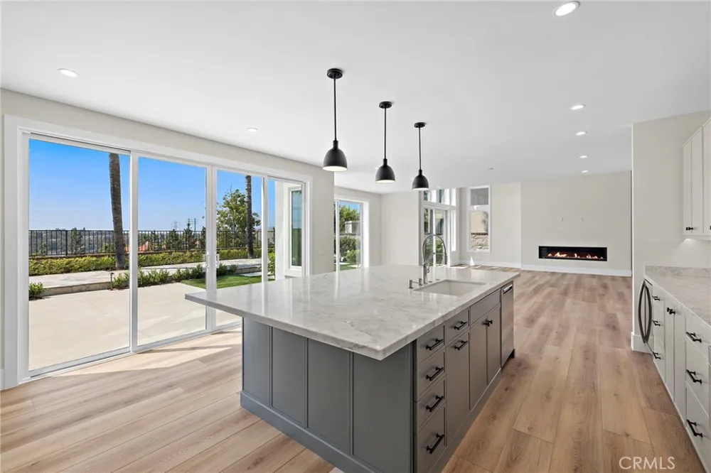 22661 Sweetmeadow Mission Viejo, CA 92692