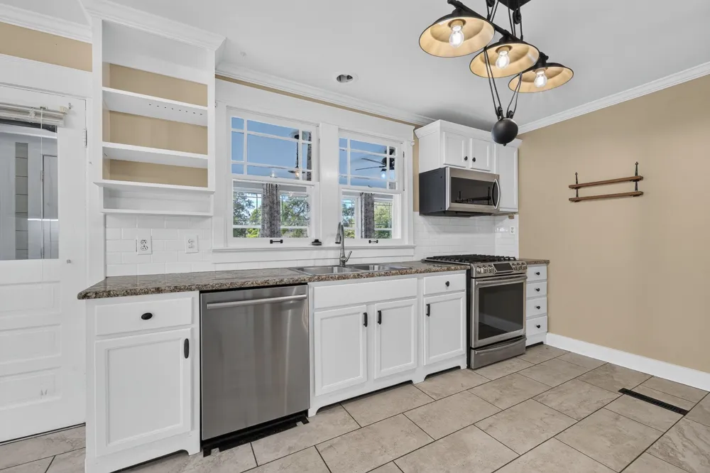 410 1st Ave Fayetteville, TN 37334
