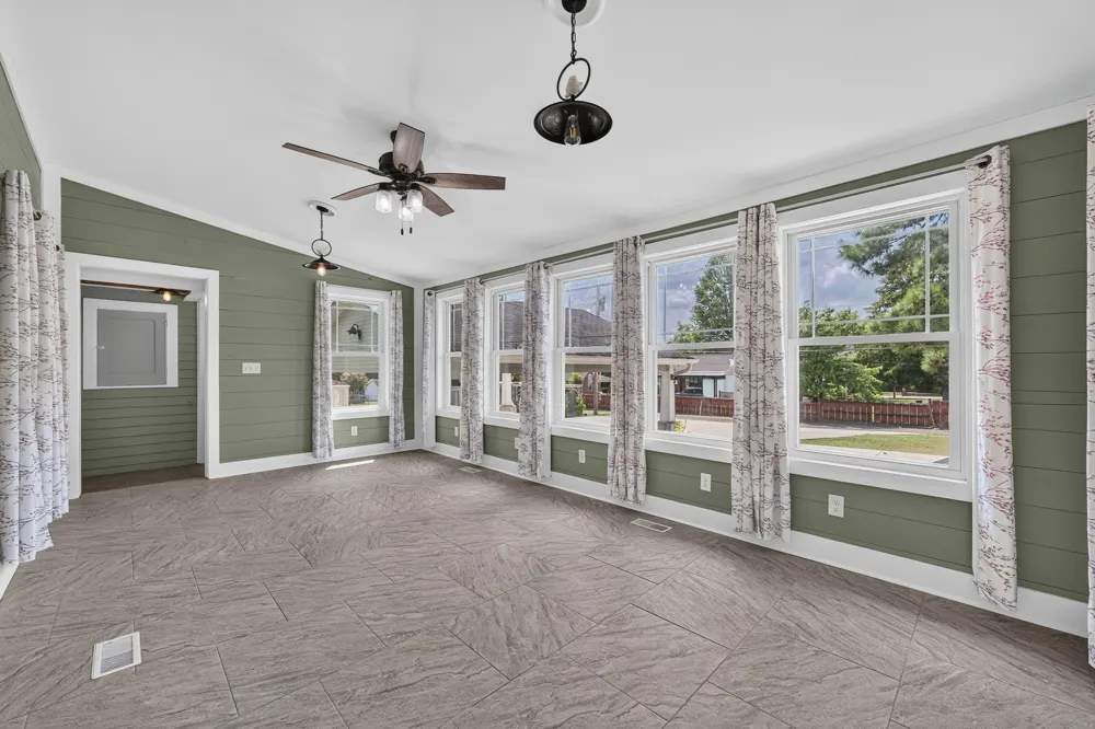 410 1st Ave Fayetteville, TN 37334