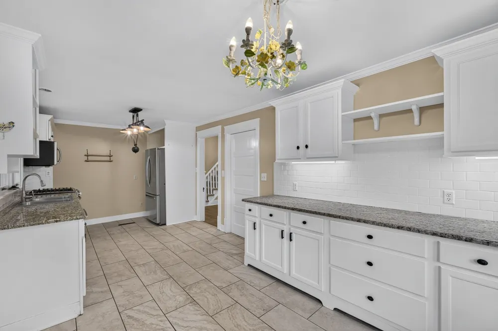 410 1st Ave Fayetteville, TN 37334