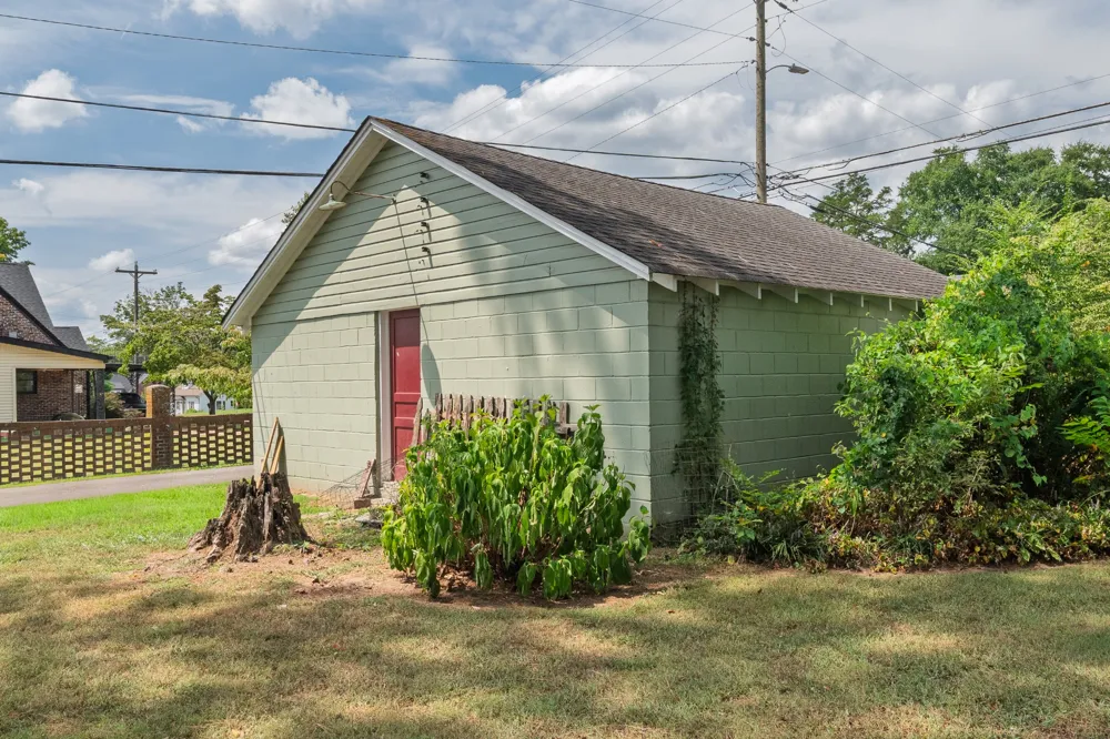 410 1st Ave Fayetteville, TN 37334