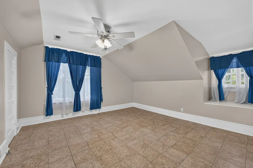 410 1st Ave Fayetteville, TN 37334