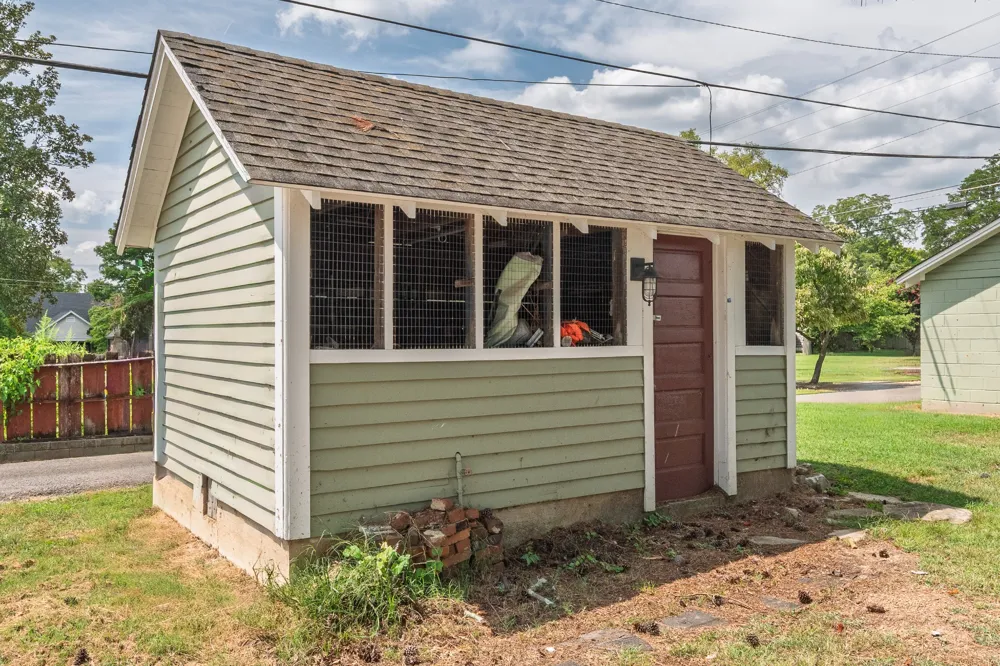 410 1st Ave Fayetteville, TN 37334