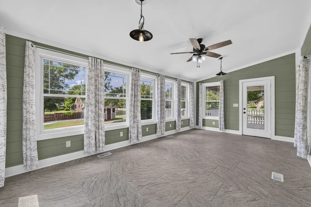 410 1st Ave Fayetteville, TN 37334