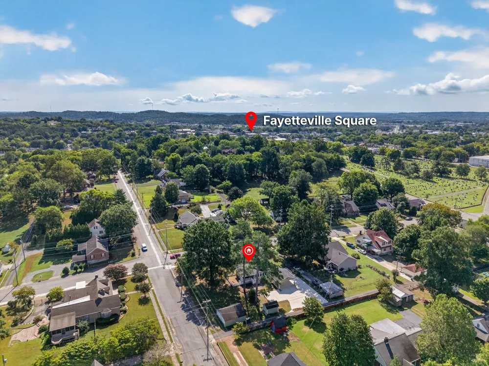 410 1st Ave Fayetteville, TN 37334