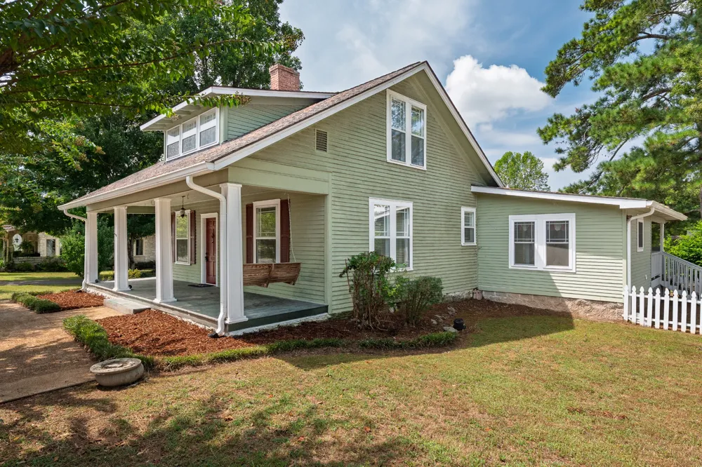 410 1st Ave Fayetteville, TN 37334