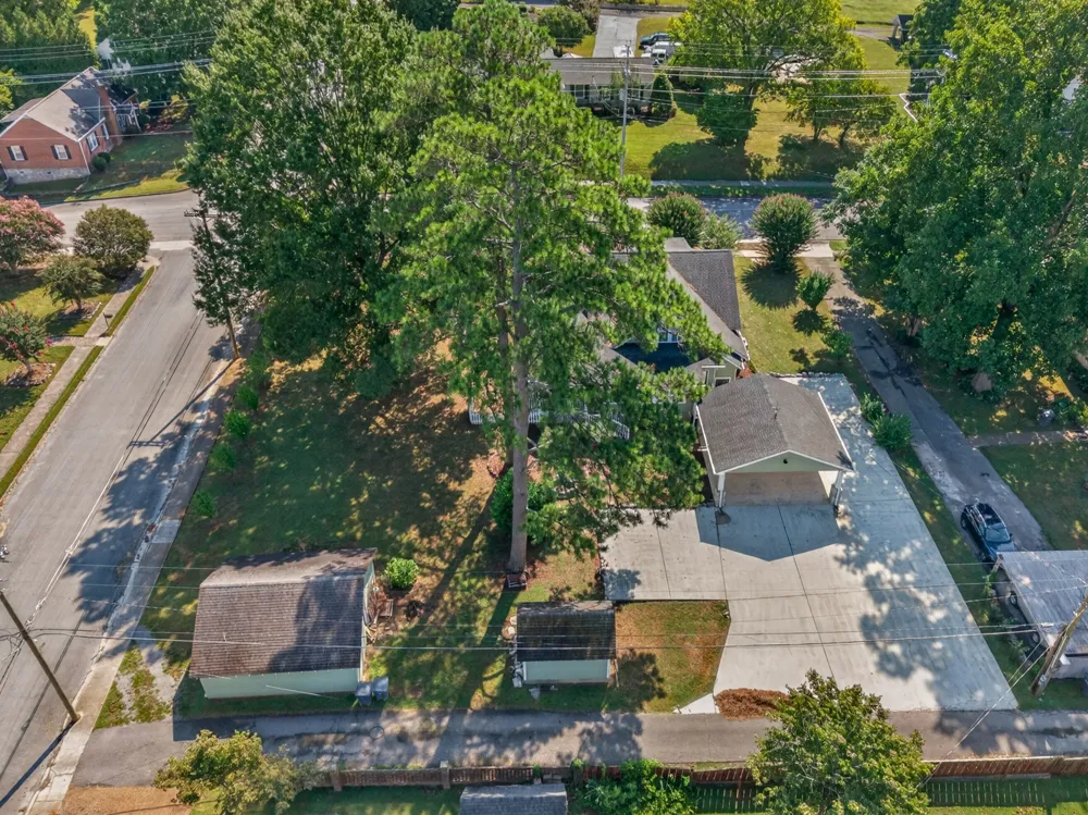 410 1st Ave Fayetteville, TN 37334