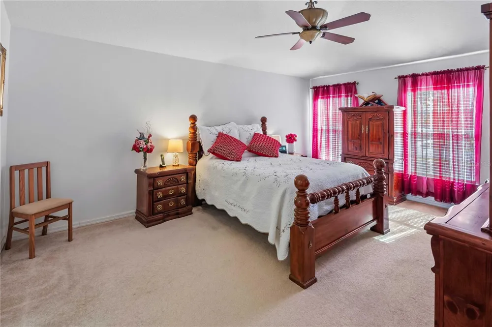 1303 HAWKS NEST AVENUE Groveland, FL 34736