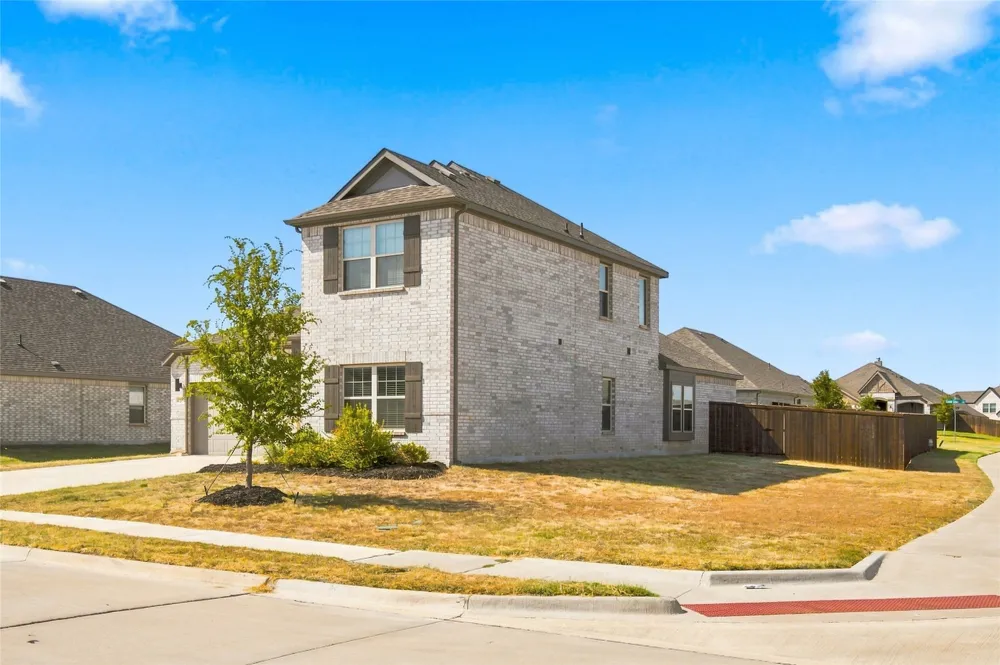 1345 Fox Glen Trail Crowley, TX 76036