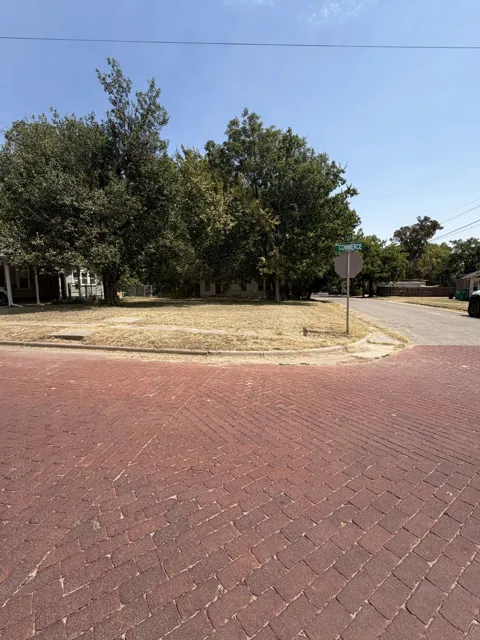 802 Commerce Street