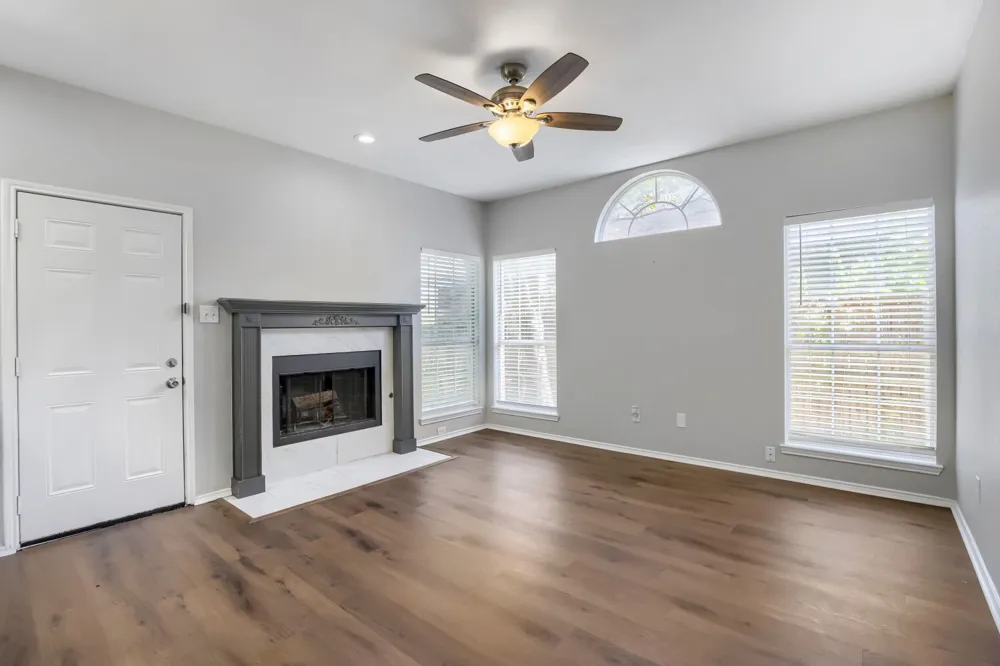 1153 Regal Drive Garland, TX 75040