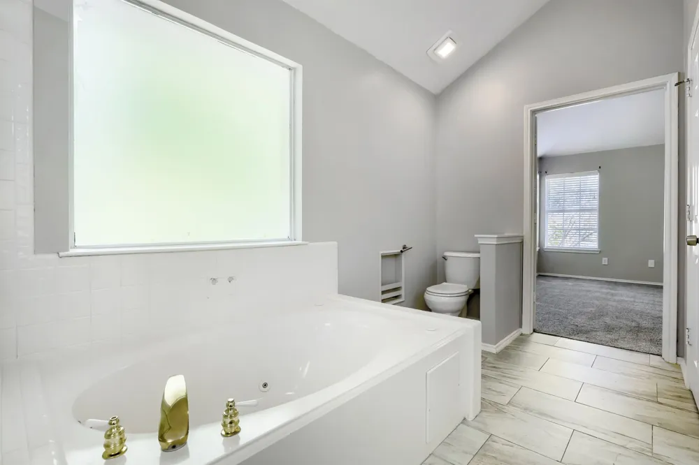 1153 Regal Drive Garland, TX 75040