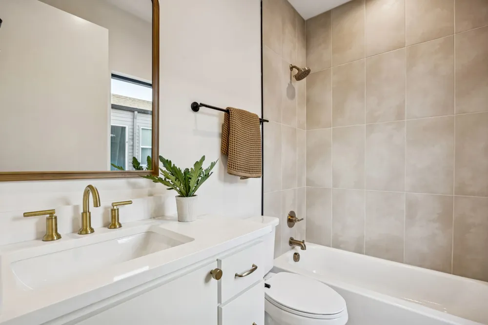 2147 Mail Avenue #101 Dallas, TX 75235