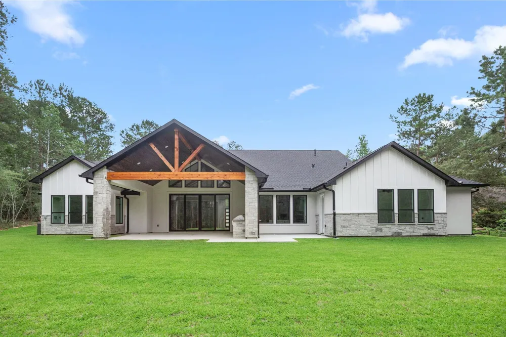 13010 Royal Hill Court Montgomery, TX 77316