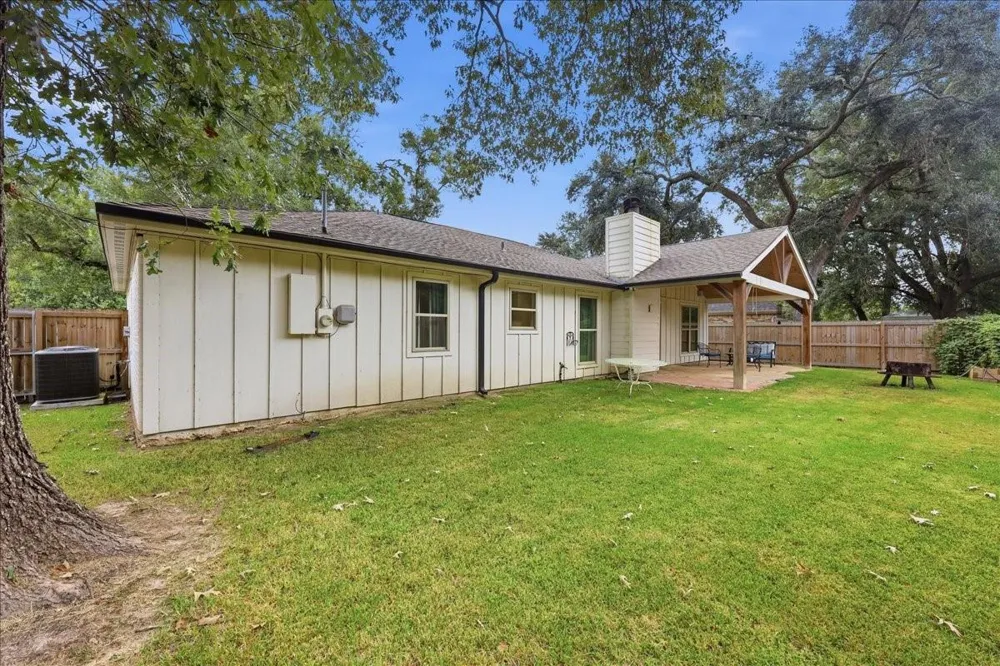 7165 Firethorn Drive Beaumont, TX 77708