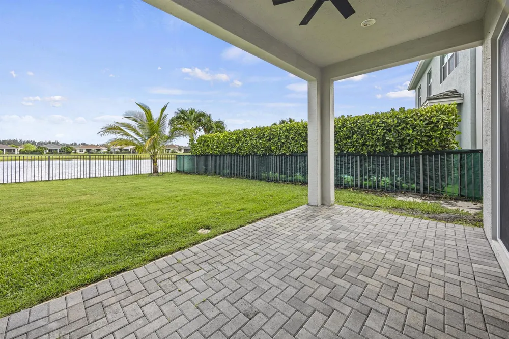 16007 Whippoorwill Circle Westlake, FL 33470