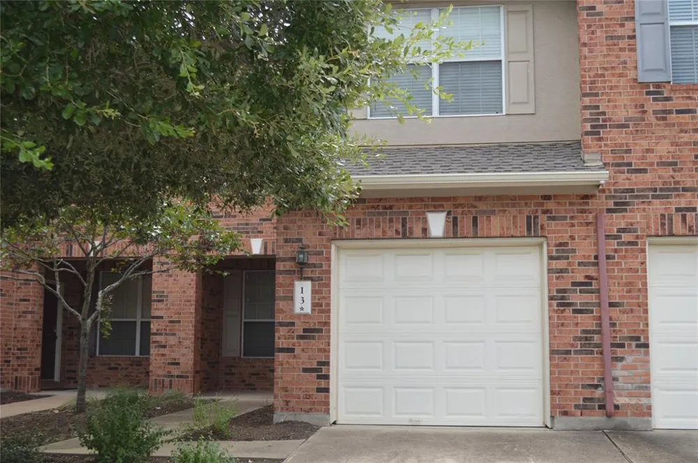 13 Verde Ranch Loop Leander, TX 78641