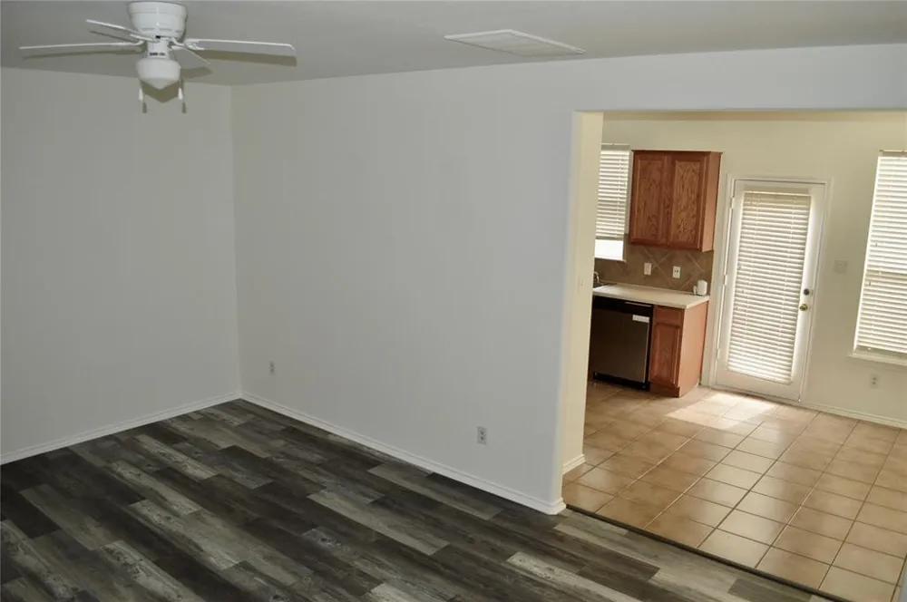 13 Verde Ranch Loop Leander, TX 78641
