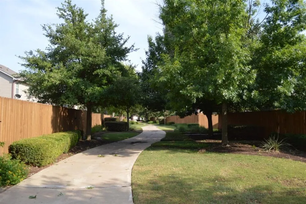 13 Verde Ranch Loop Leander, TX 78641