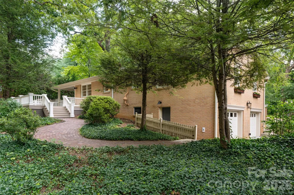 30 Stockwood Road Asheville, NC 28803