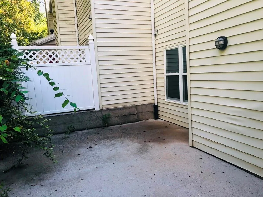 2260 Newport Landing Alpharetta, GA 30009