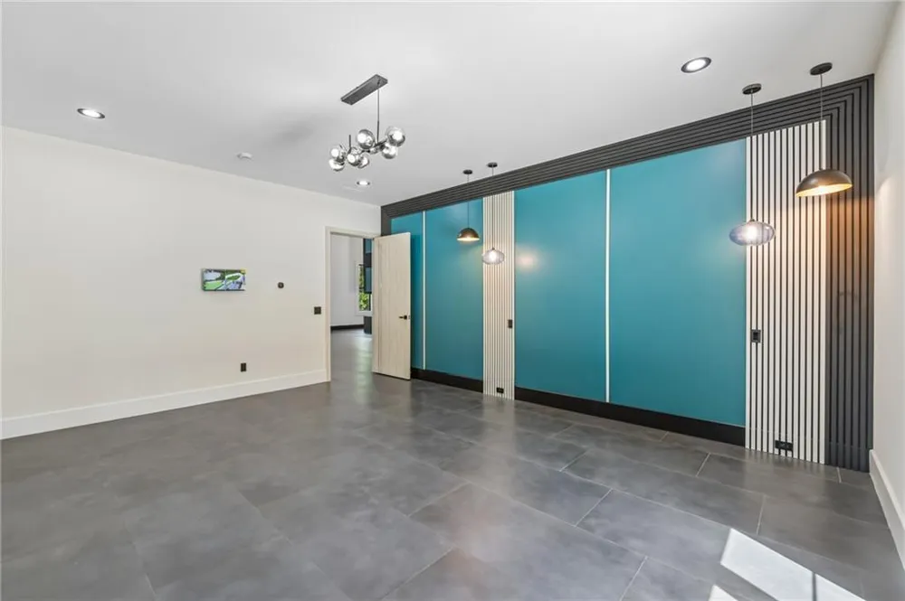 1940 E Bay Street Hoschton, GA 30548