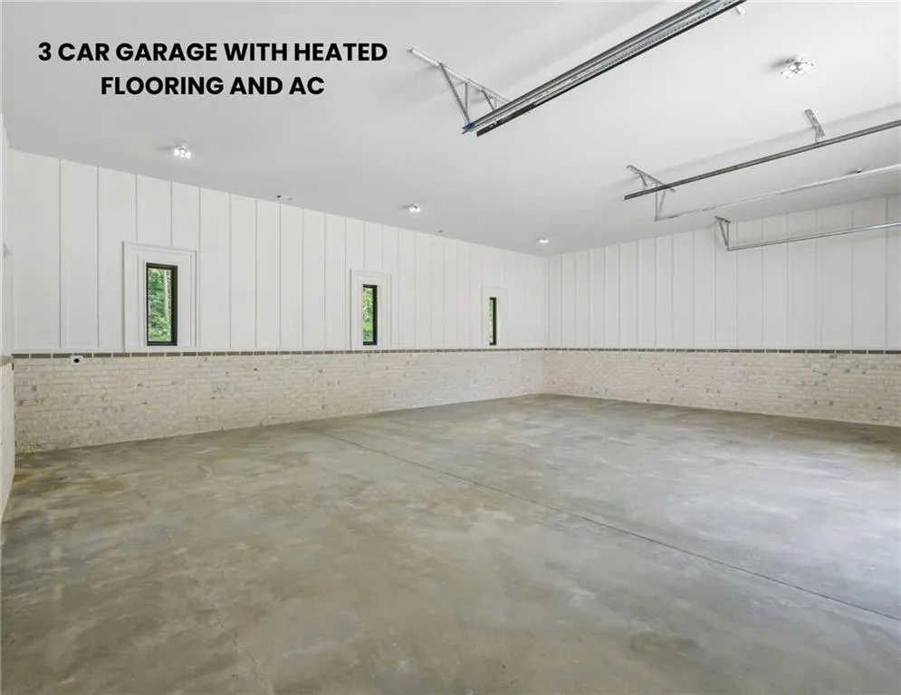 1940 E Bay Street Hoschton, GA 30548